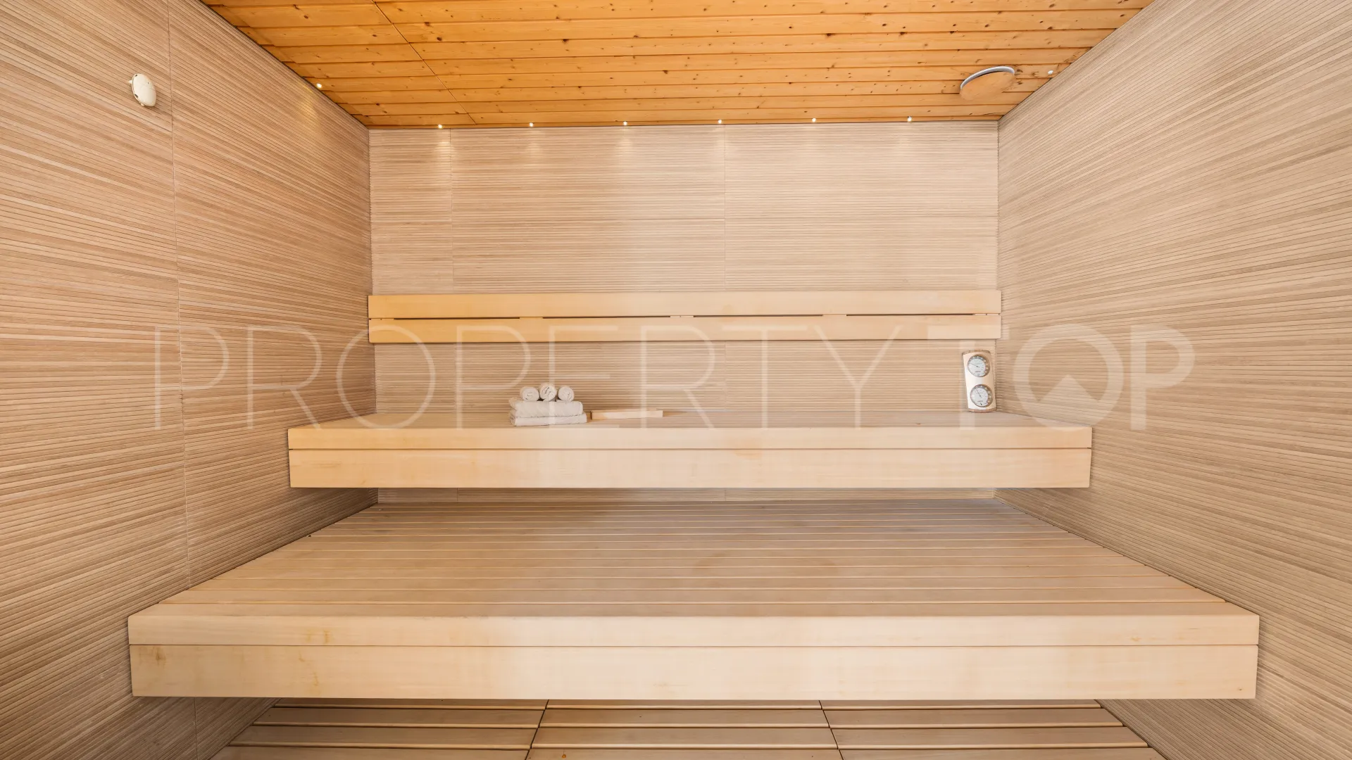 Buy 5 bedrooms villa in New Golden Mile