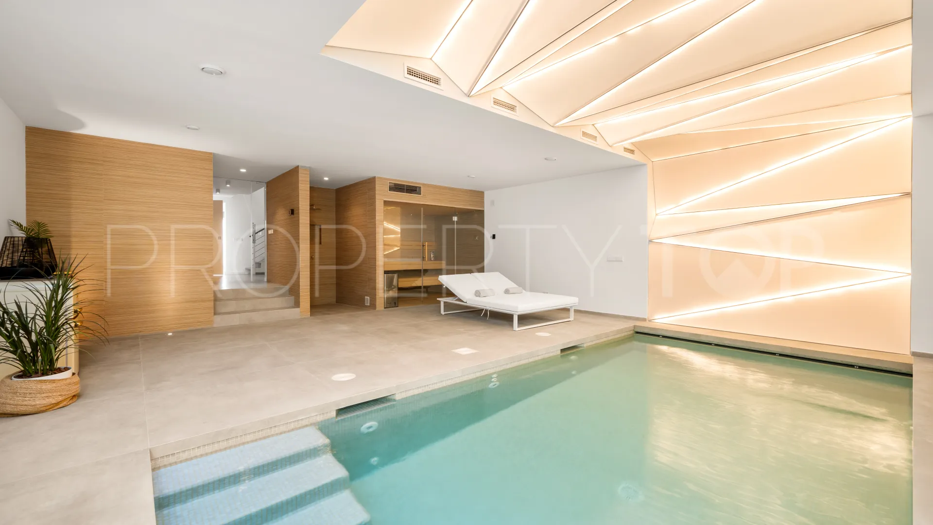 Buy 5 bedrooms villa in New Golden Mile