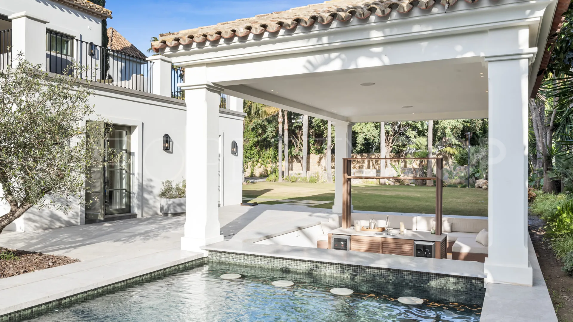 Nueva Andalucia, villa con 6 dormitorios en venta