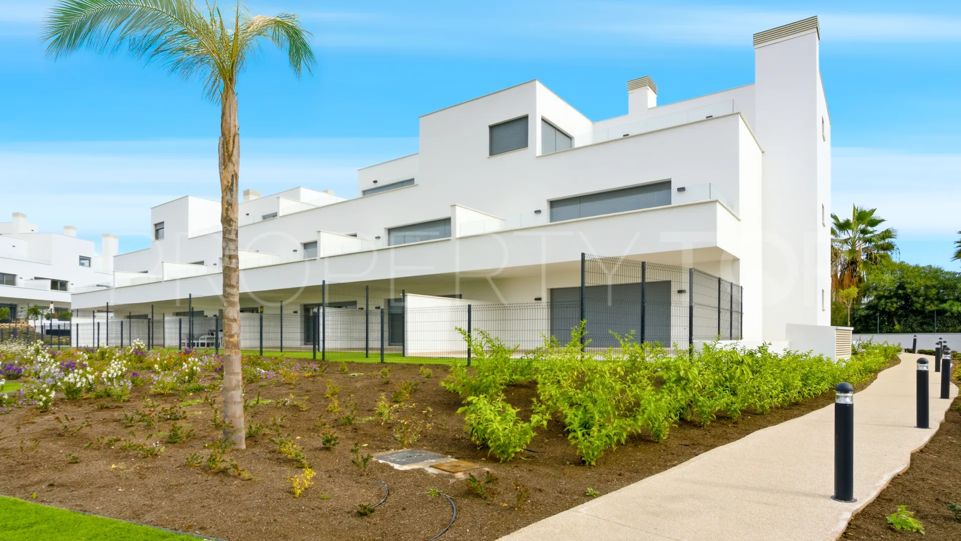 Apartment for sale in Estepona East