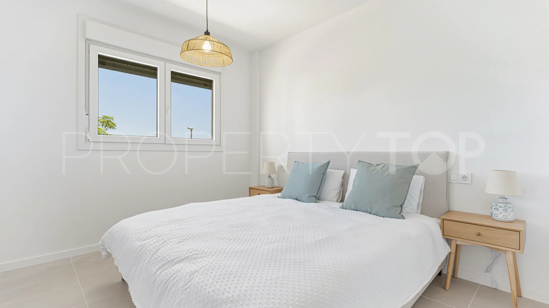 Apartment for sale in Estepona East