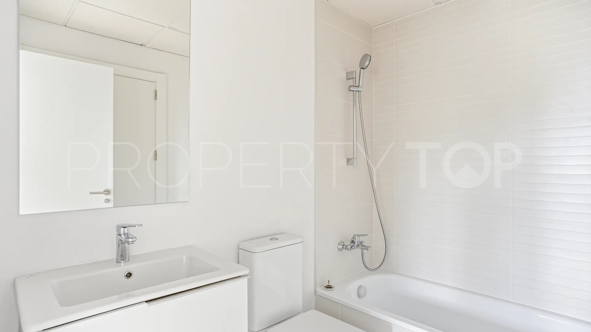 Apartment for sale in Estepona East