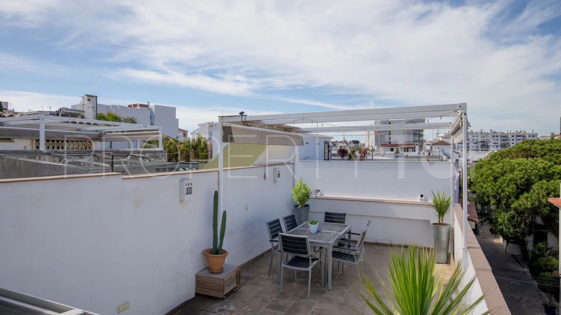 Adosado de 4 dormitorios en venta en Estepona Centro