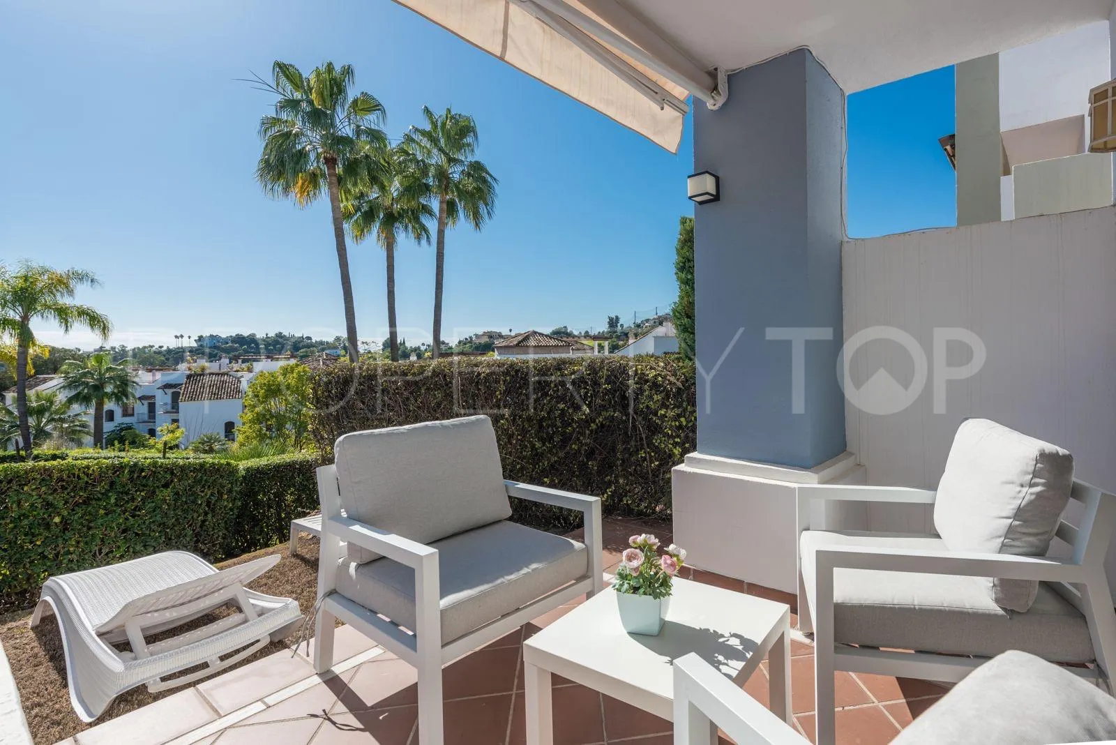 For sale ground floor apartment with 2 bedrooms in Los Arqueros