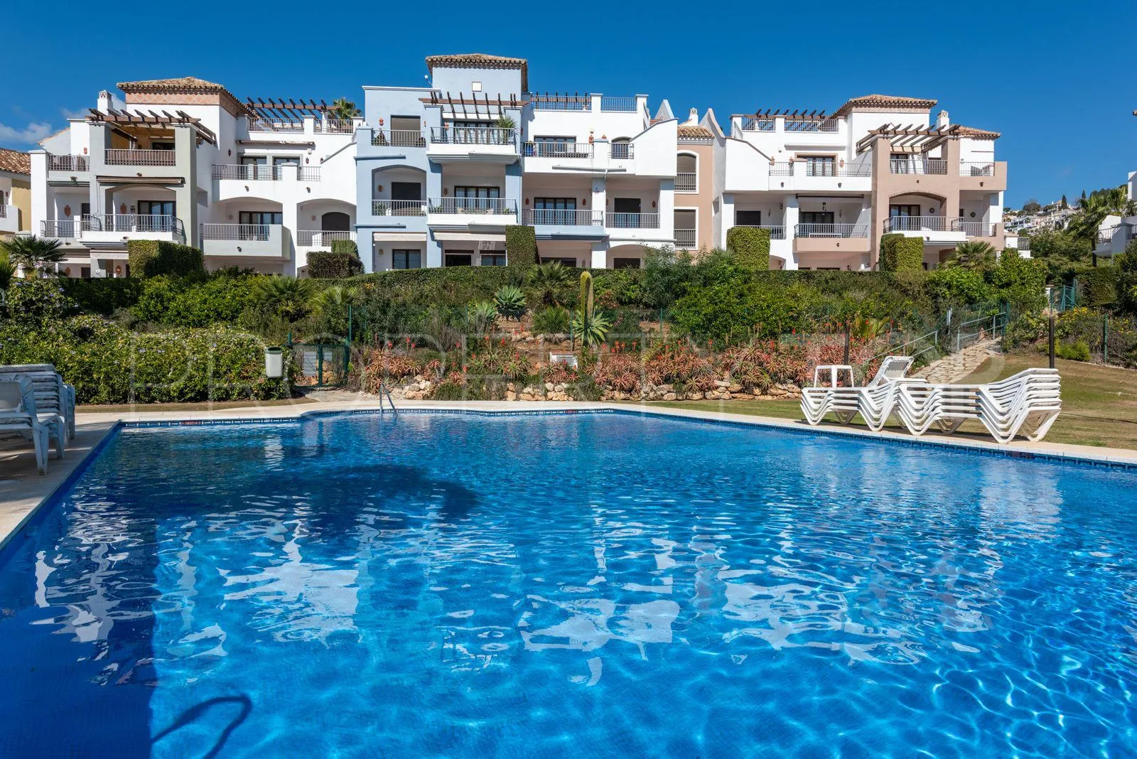 For sale ground floor apartment with 2 bedrooms in Los Arqueros