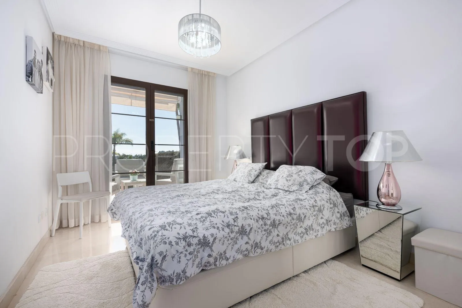 For sale ground floor apartment with 2 bedrooms in Los Arqueros
