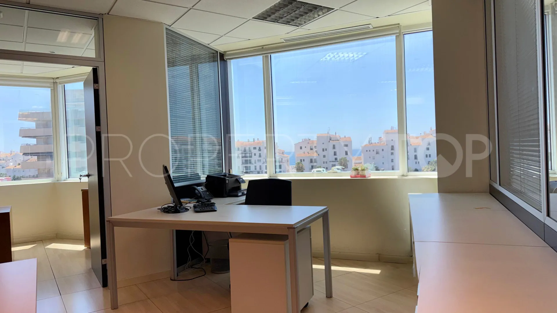 Office for sale in Marbella - Puerto Banus