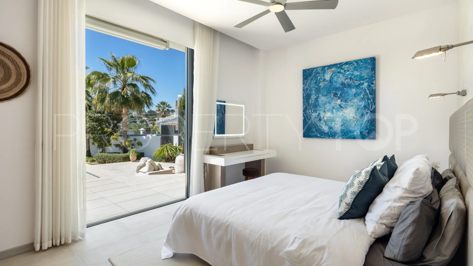 Nueva Andalucia 5 bedrooms villa for sale