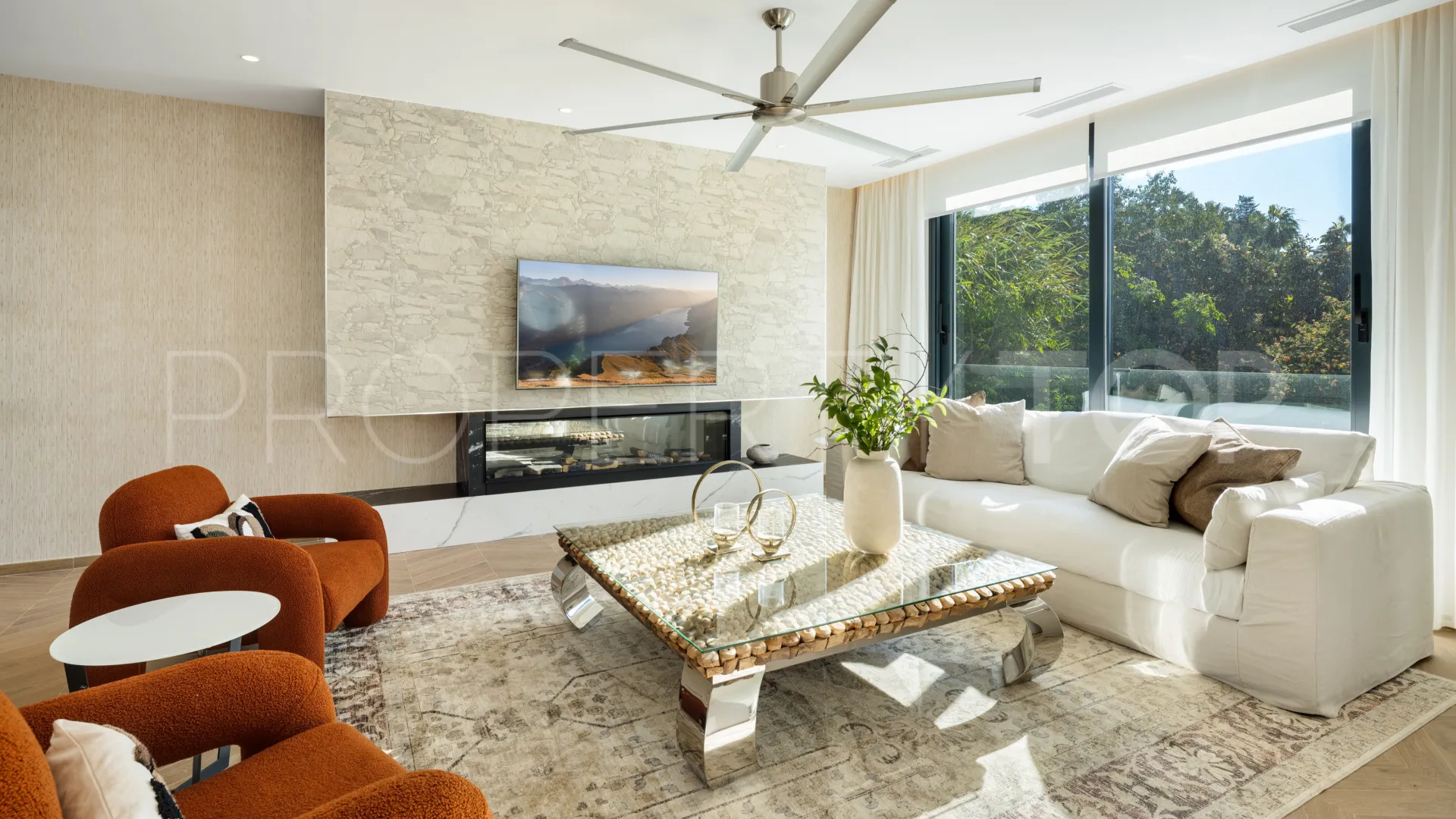 Nueva Andalucia 5 bedrooms villa for sale