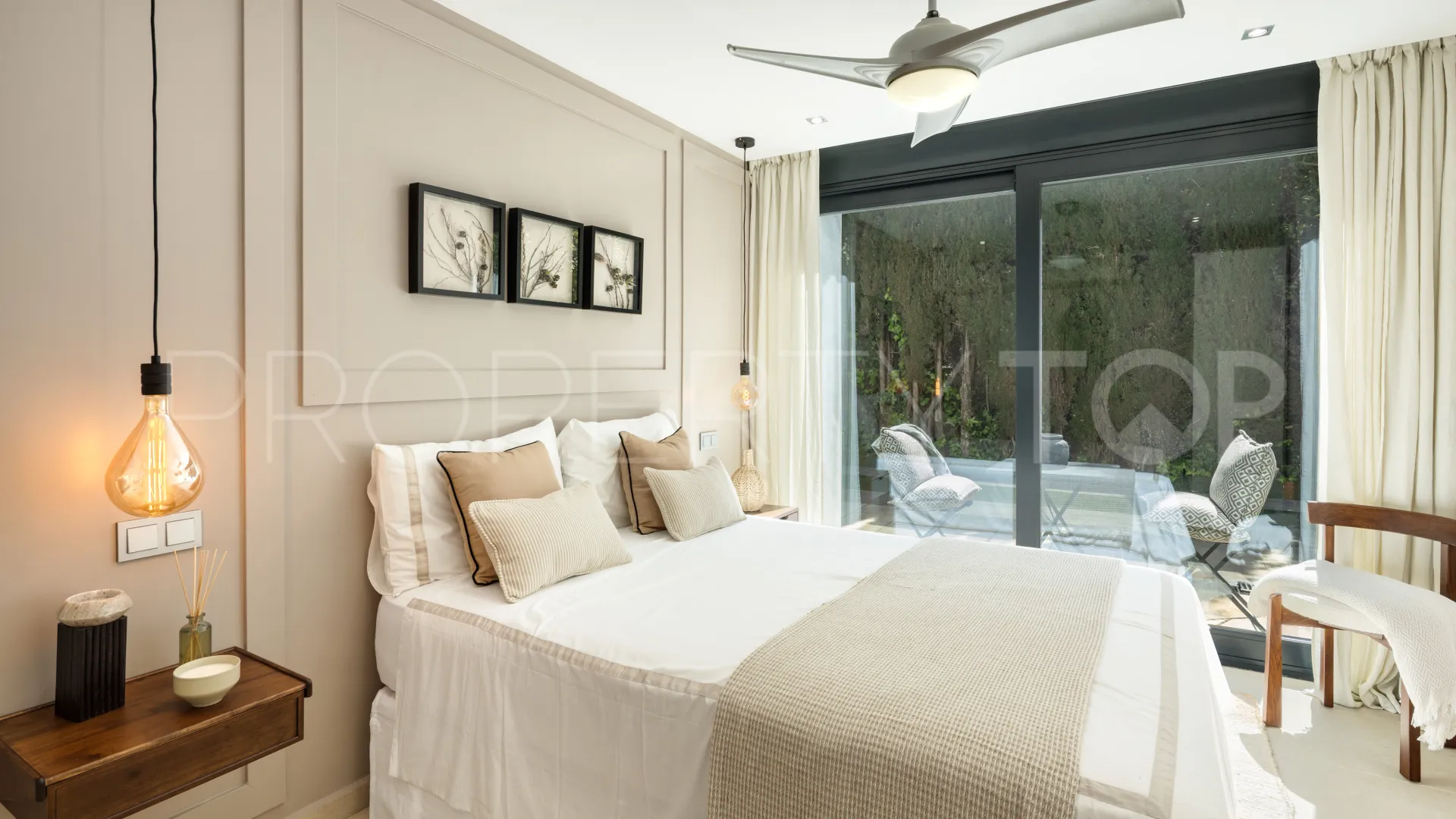 Nueva Andalucia 5 bedrooms villa for sale