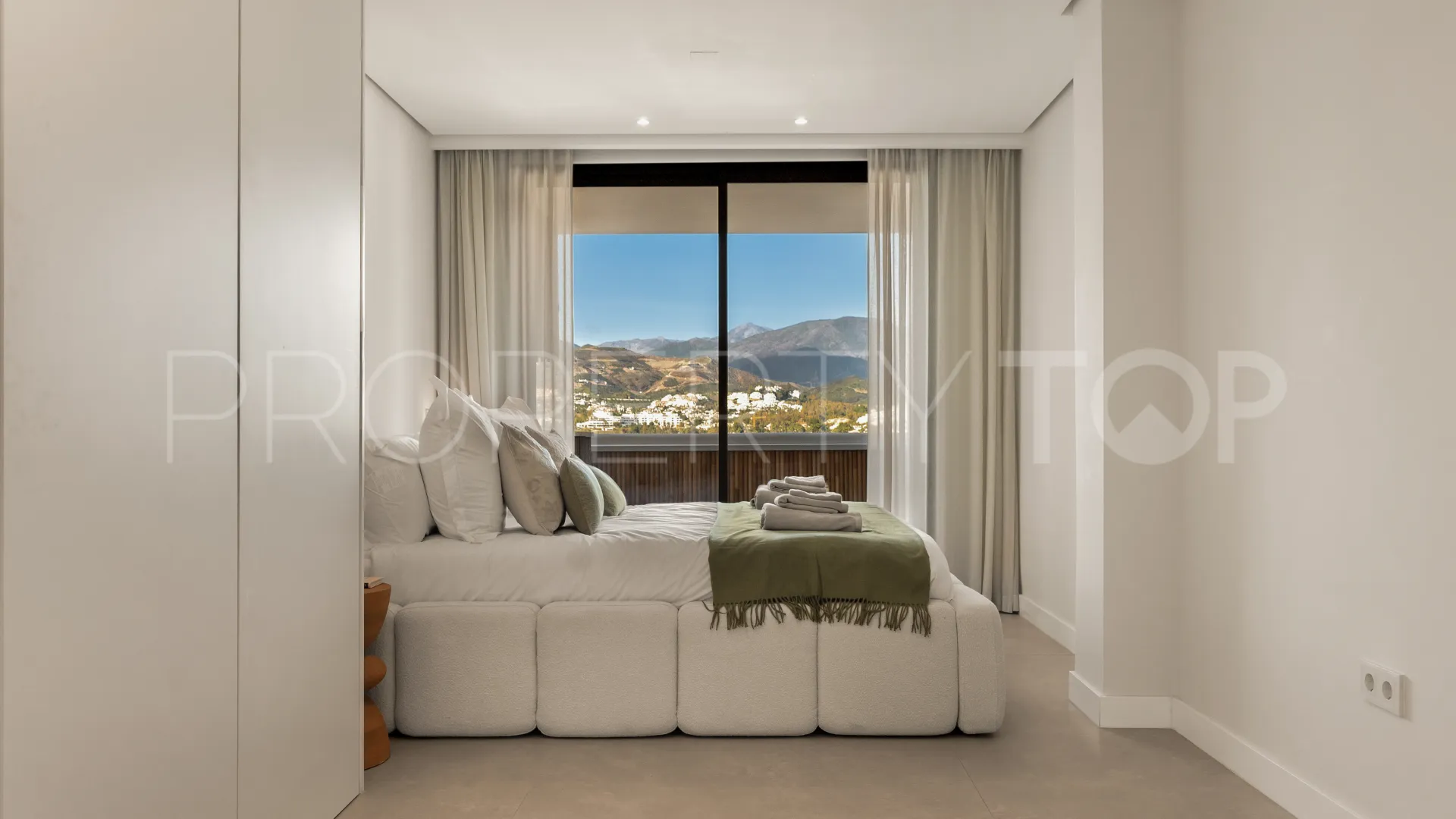 Ático en venta en Nueva Andalucia