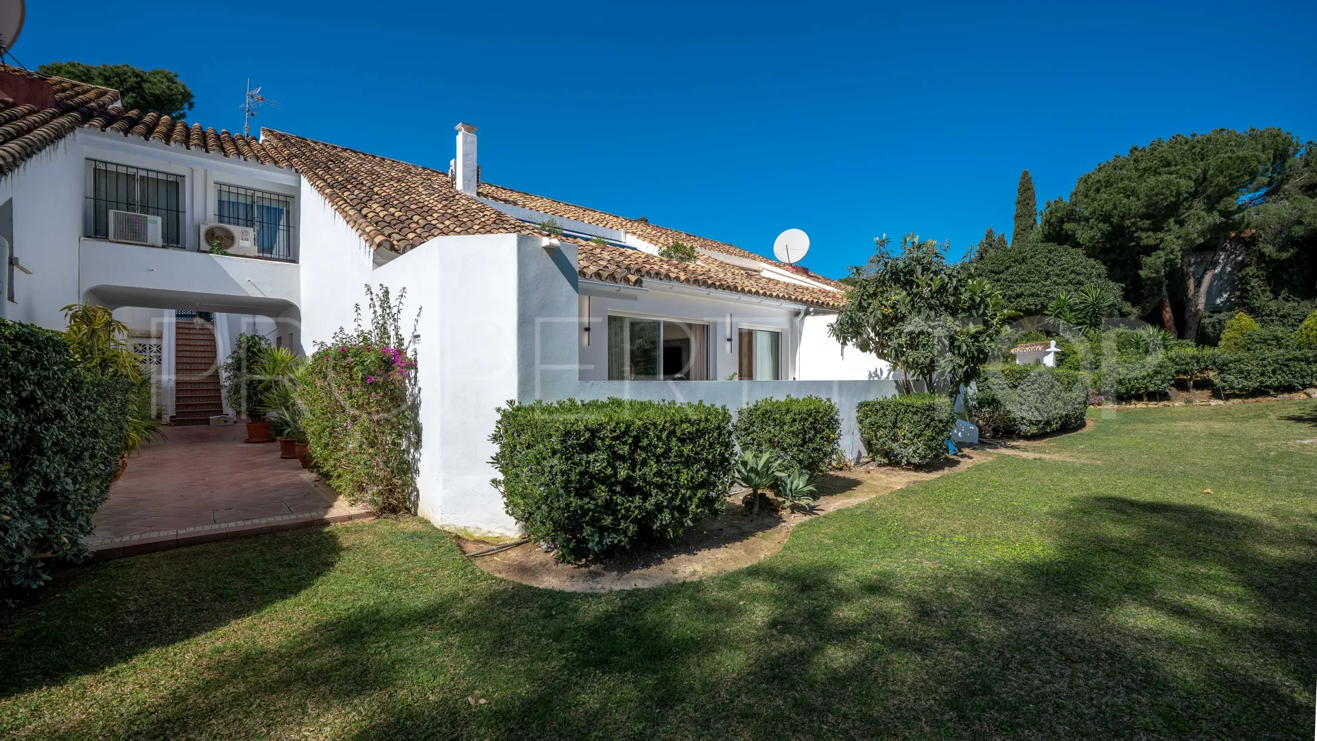 Nueva Andalucia apartment for sale