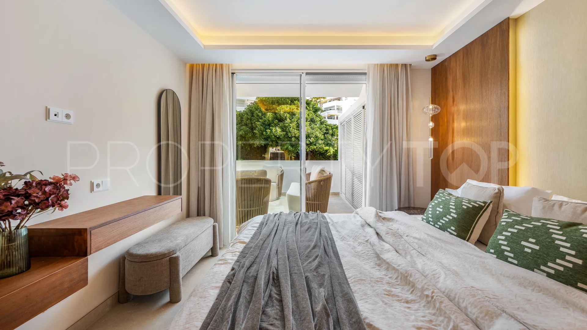 Nueva Andalucia apartment for sale
