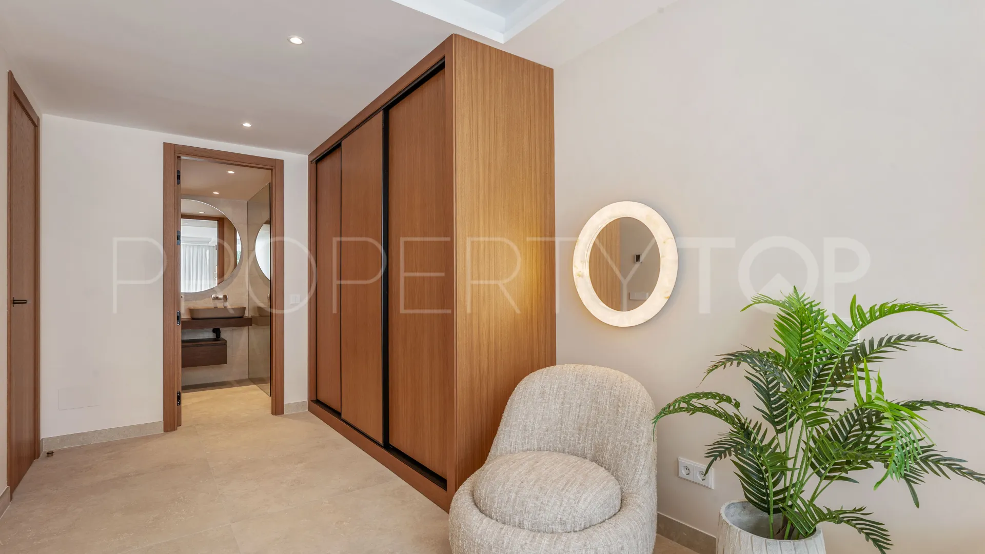 Nueva Andalucia apartment for sale