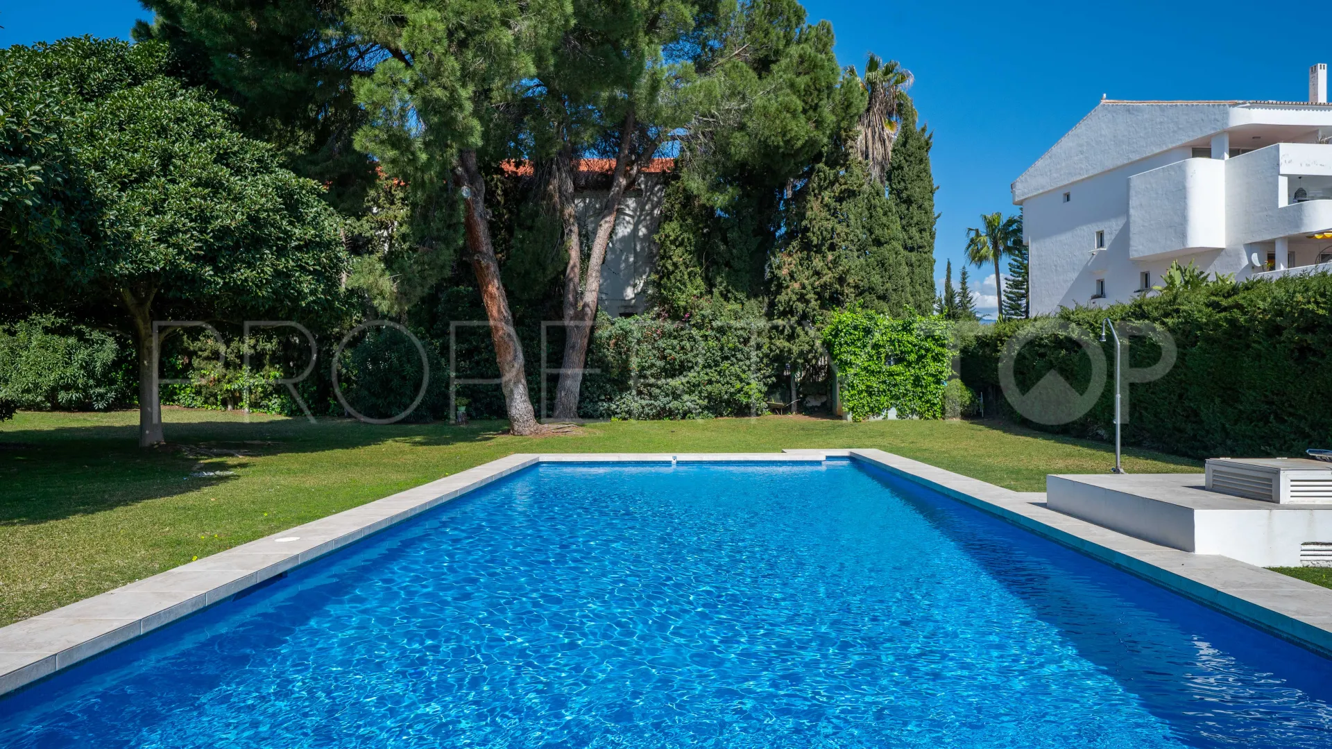 Nueva Andalucia apartment for sale