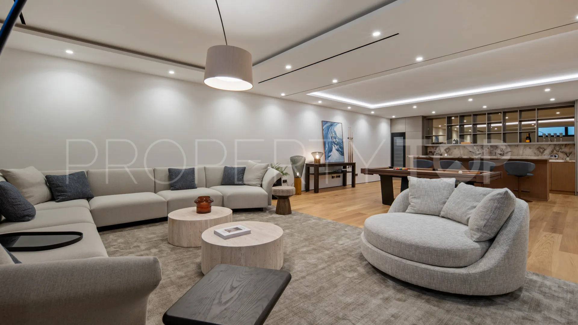 Duplex planta baja en venta en Marbella Golden Mile de 4 dormitorios