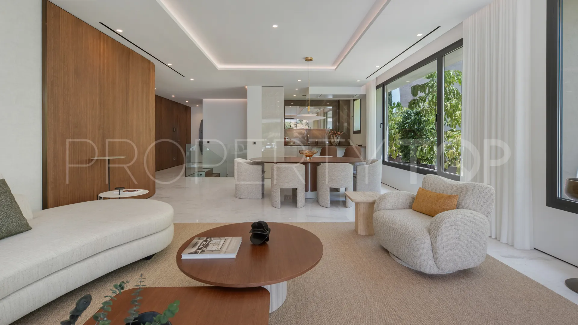 Duplex planta baja en venta en Marbella Golden Mile de 4 dormitorios