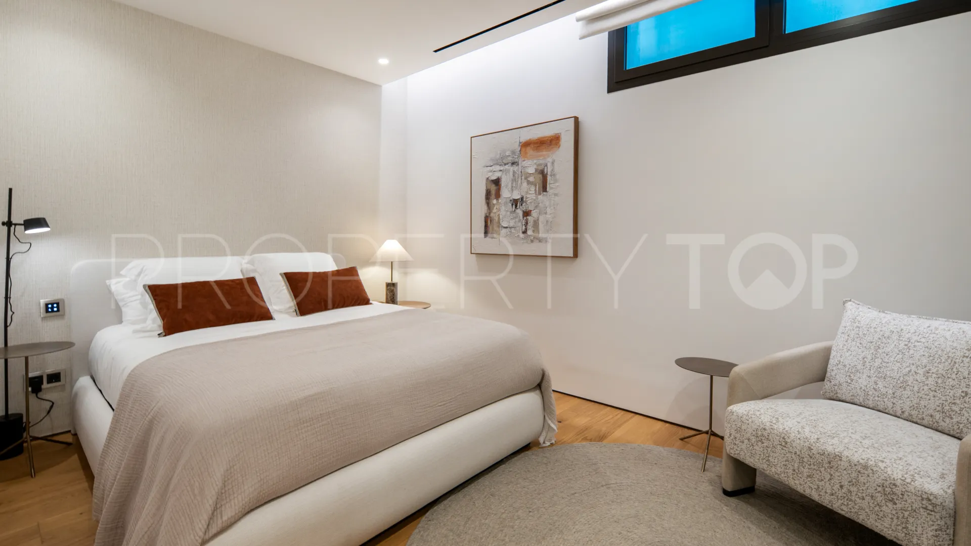 Duplex planta baja en venta en Marbella Golden Mile de 4 dormitorios