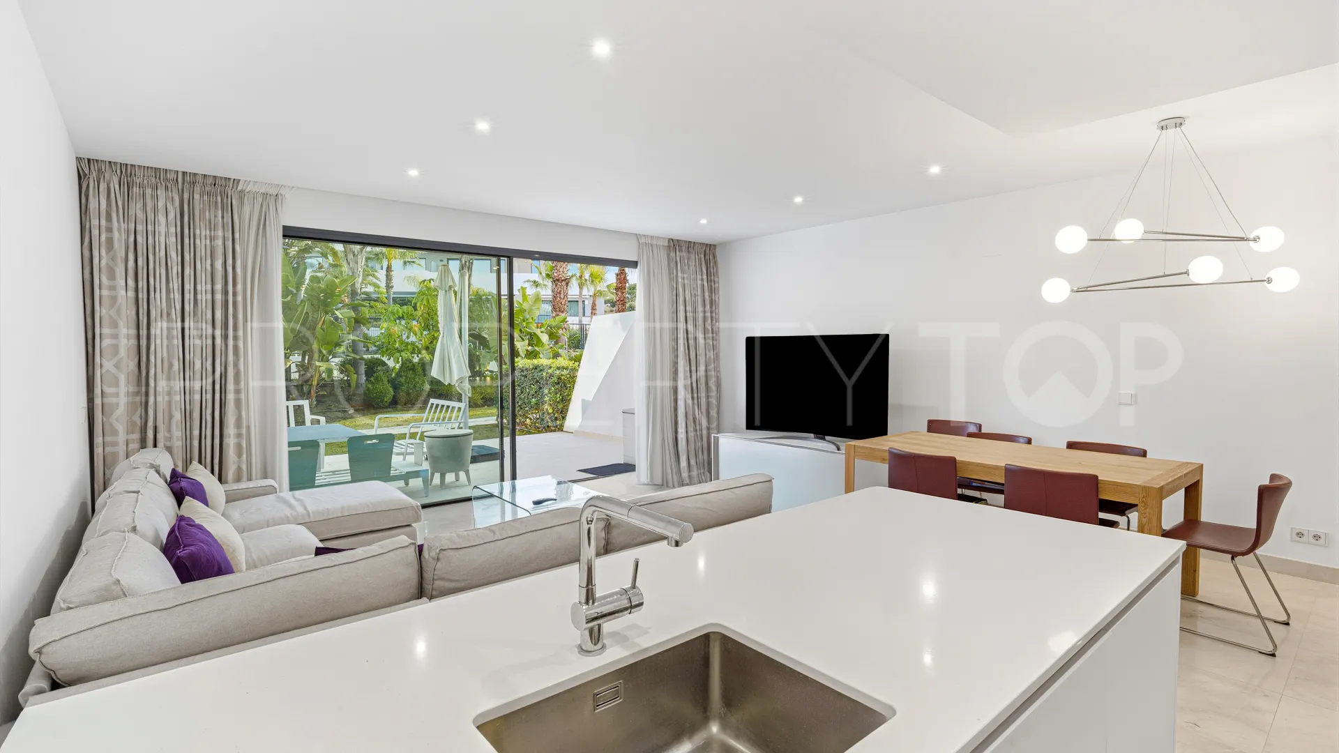 4 bedrooms town house in Cala de Mijas for sale