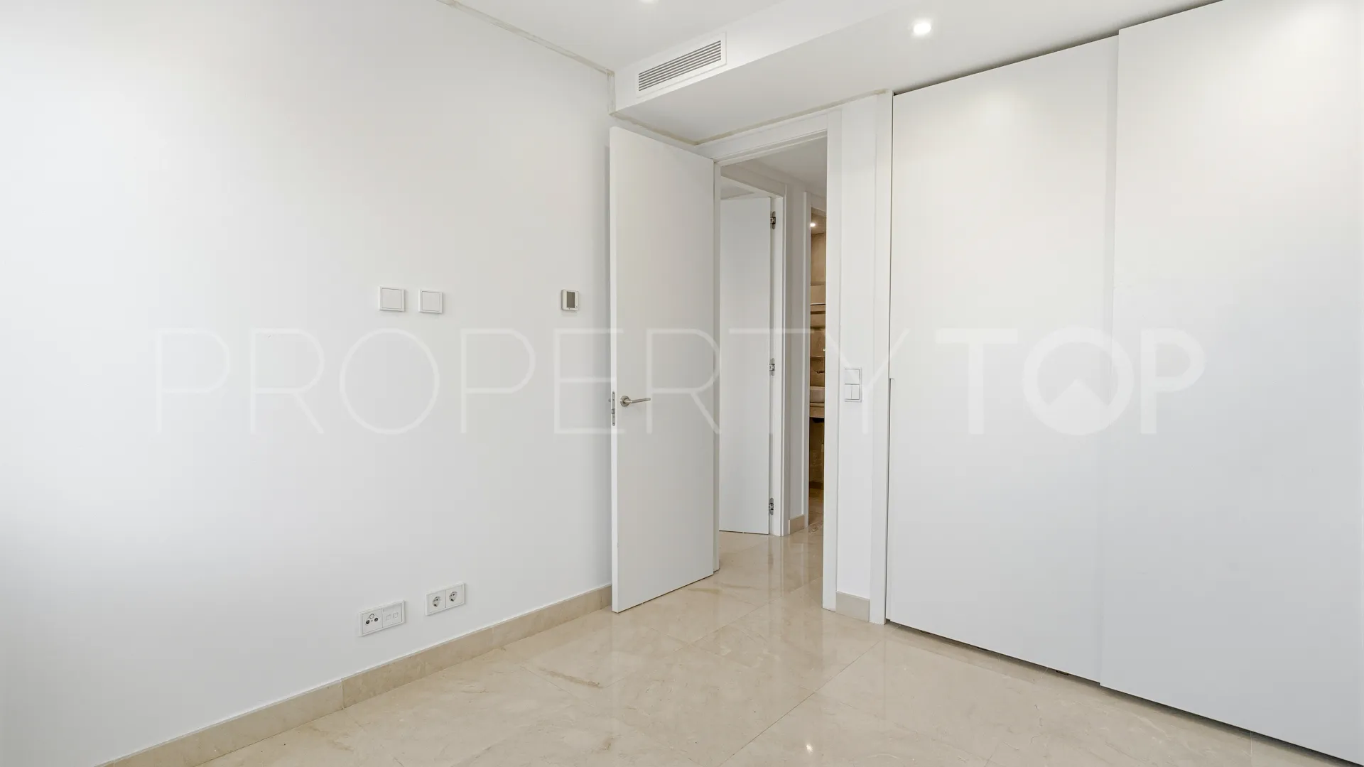 4 bedrooms town house in Cala de Mijas for sale