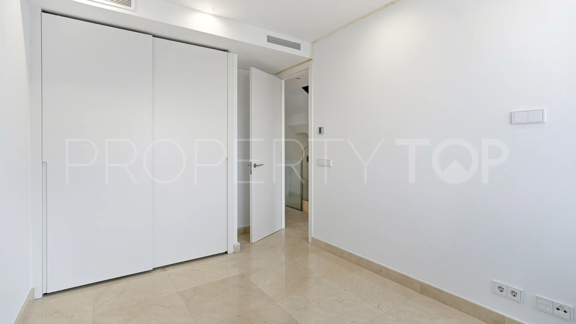 4 bedrooms town house in Cala de Mijas for sale