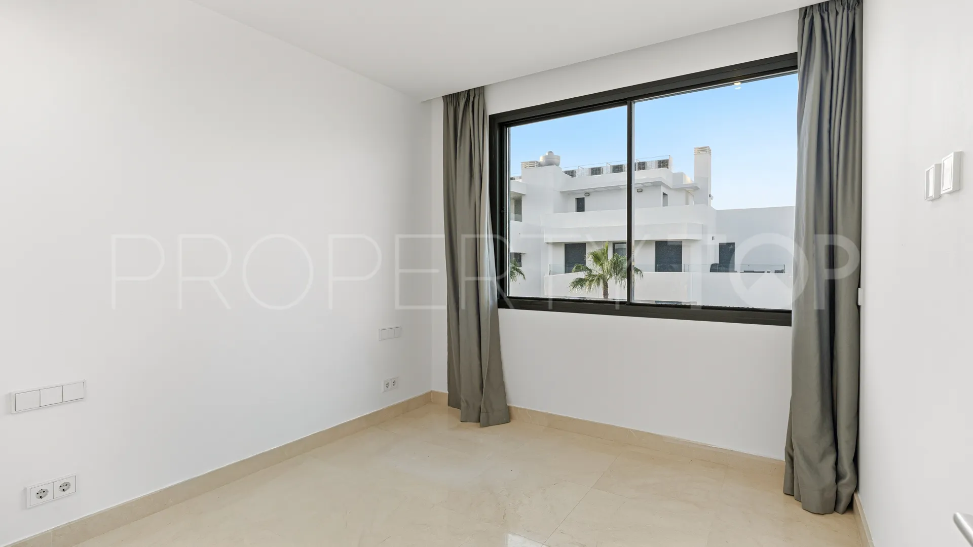4 bedrooms town house in Cala de Mijas for sale
