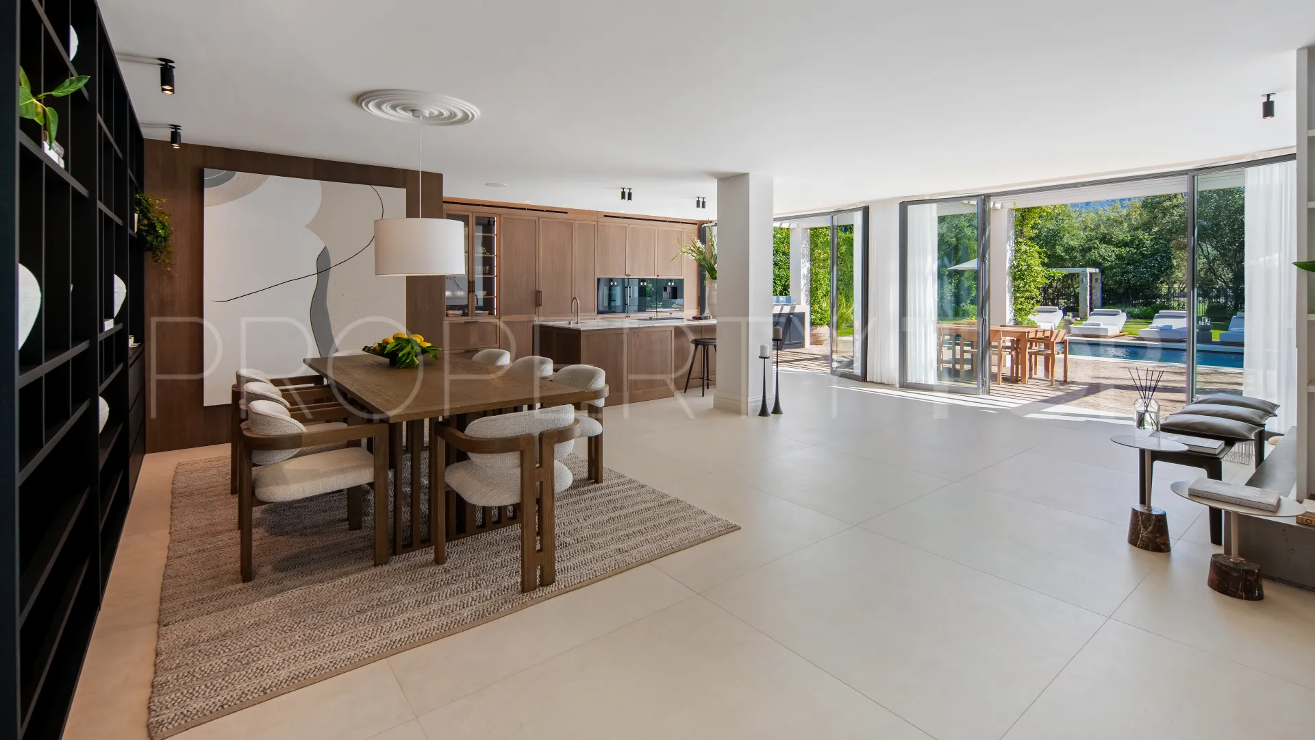 For sale villa with 4 bedrooms in Nueva Andalucia