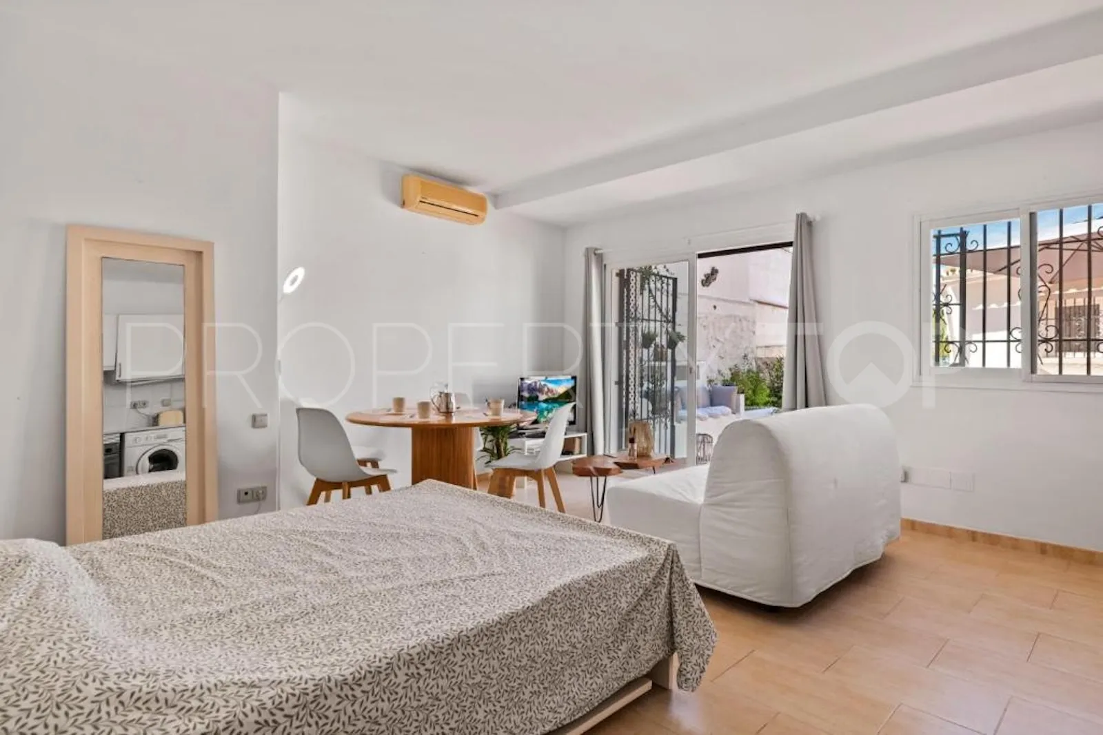 For sale villa in Nueva Andalucia with 5 bedrooms
