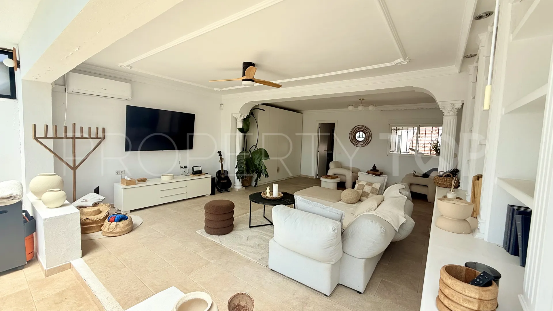 For sale villa in Nueva Andalucia with 5 bedrooms