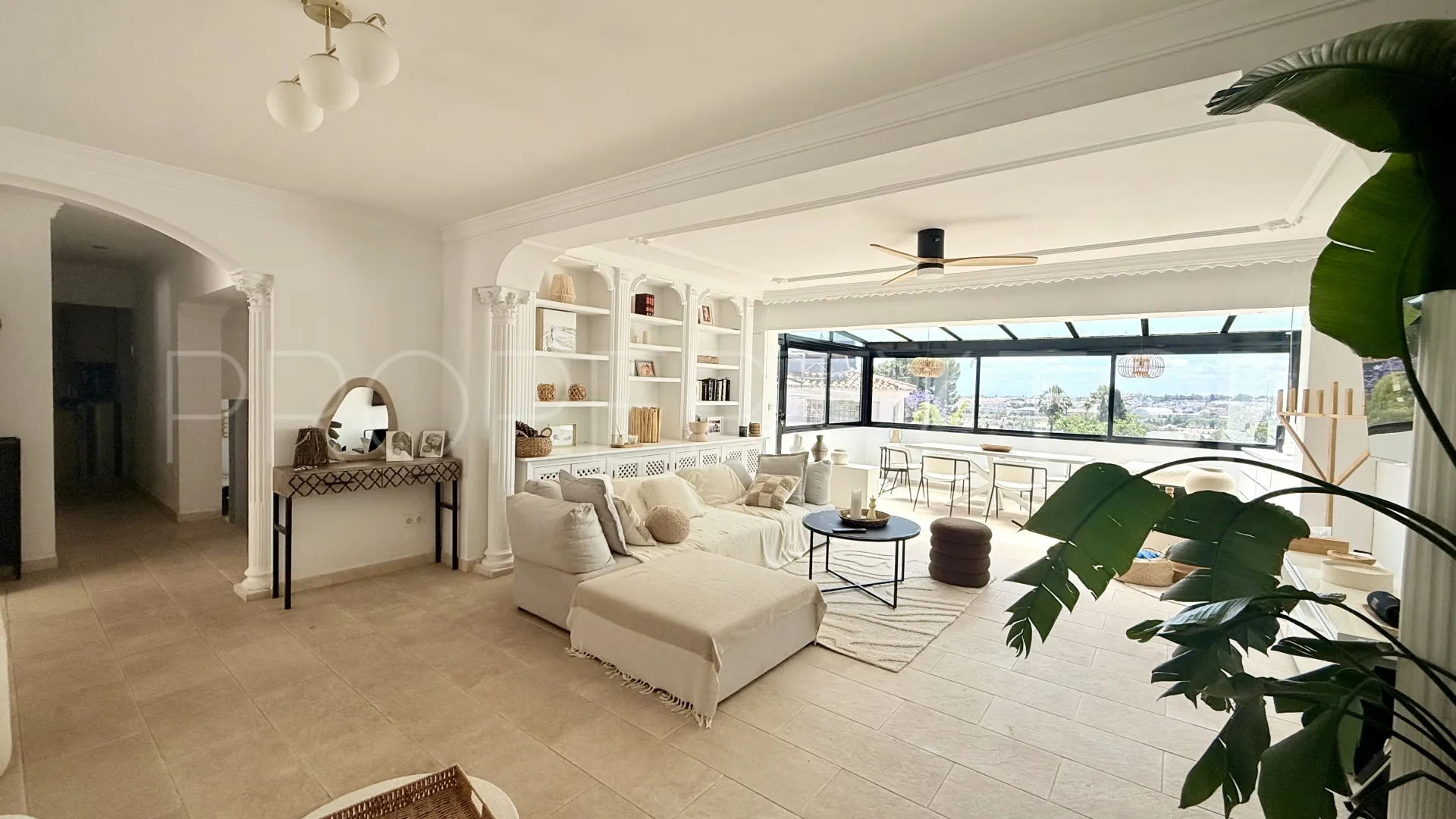 For sale villa in Nueva Andalucia with 5 bedrooms