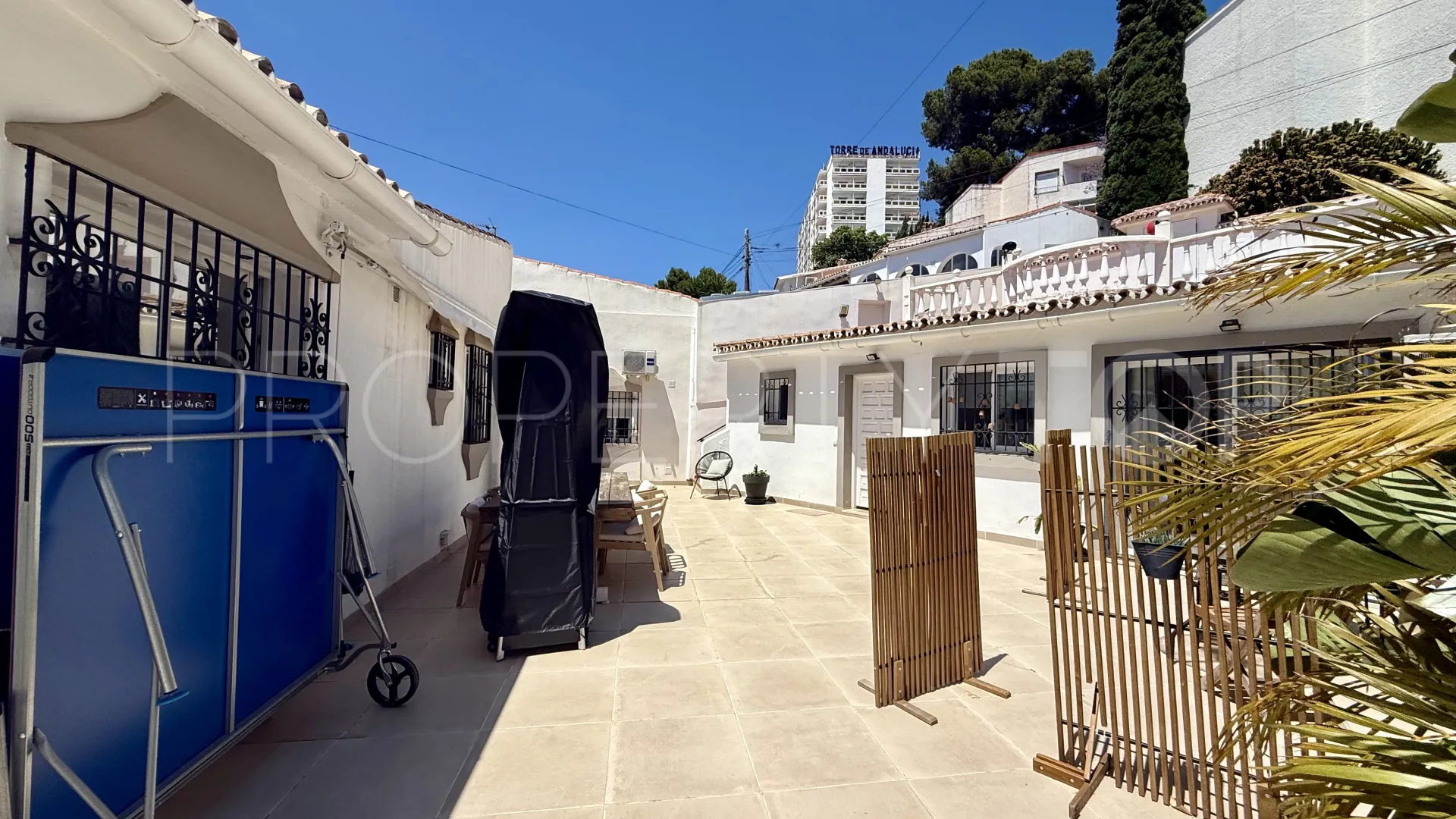 For sale villa in Nueva Andalucia with 5 bedrooms