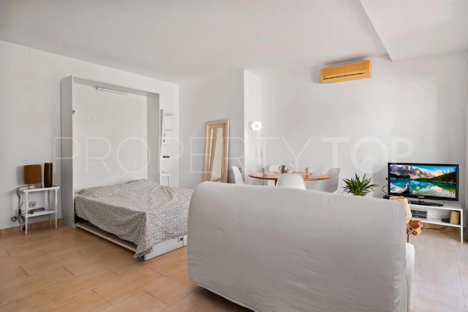 For sale villa in Nueva Andalucia with 5 bedrooms