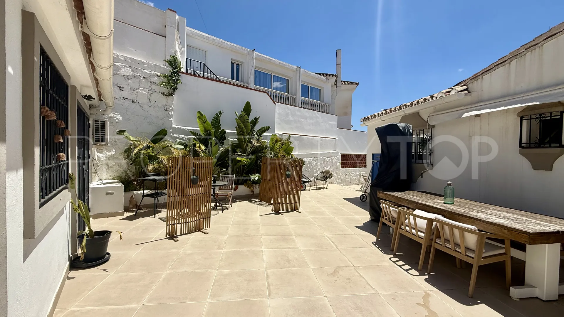 For sale villa in Nueva Andalucia with 5 bedrooms