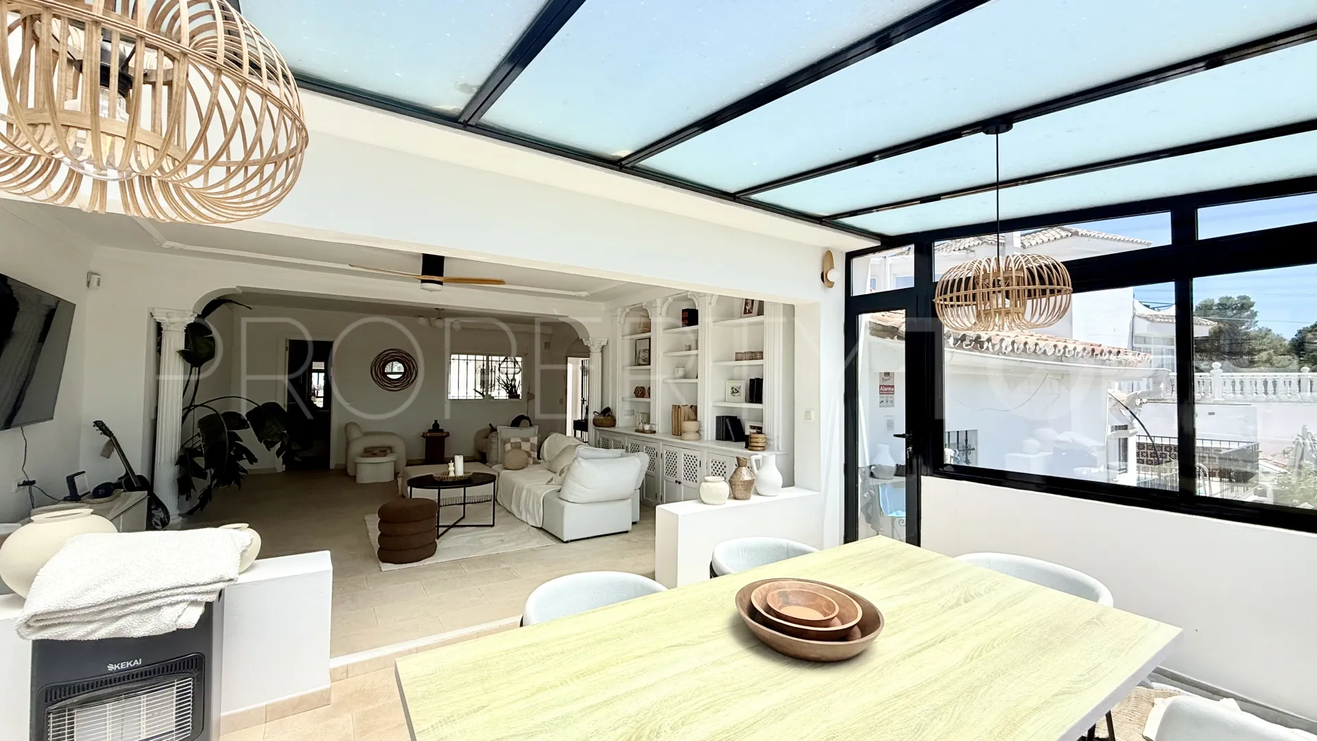 For sale villa in Nueva Andalucia with 5 bedrooms