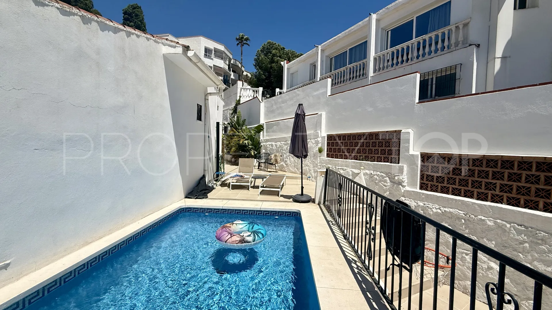 For sale villa in Nueva Andalucia with 5 bedrooms