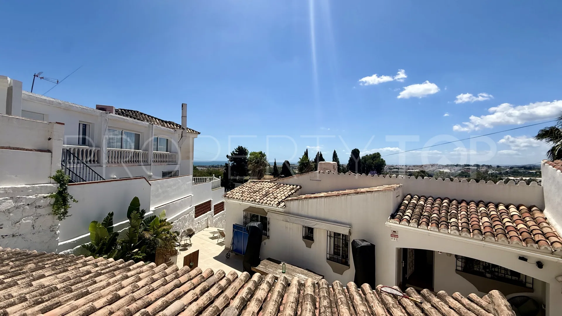 For sale villa in Nueva Andalucia with 5 bedrooms