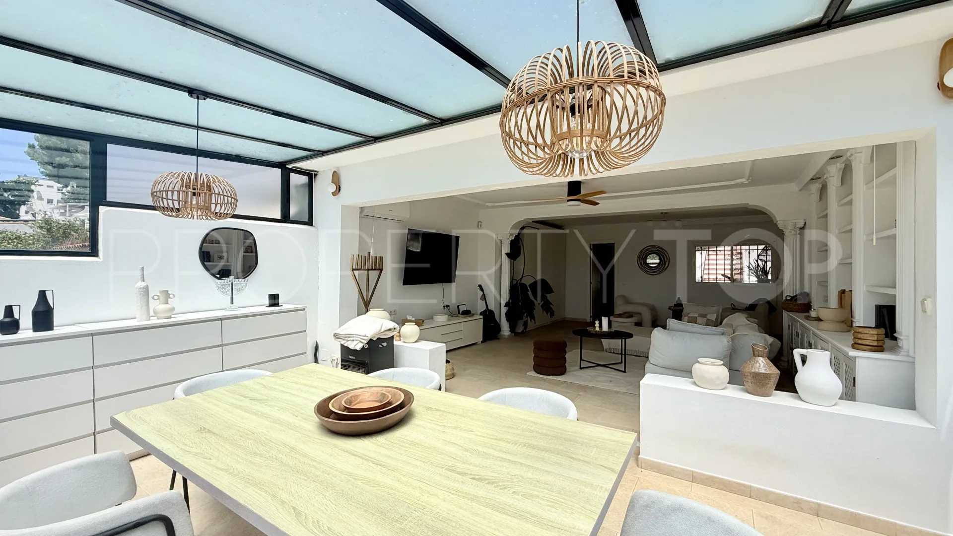 For sale villa in Nueva Andalucia with 5 bedrooms