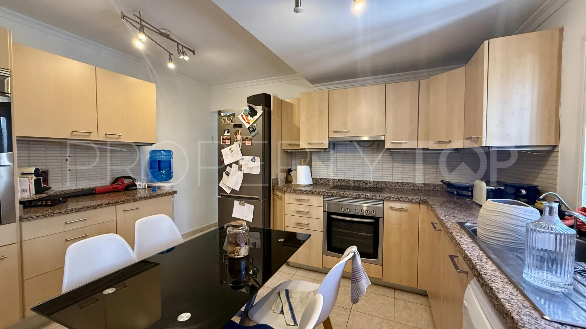 For sale villa in Nueva Andalucia with 5 bedrooms