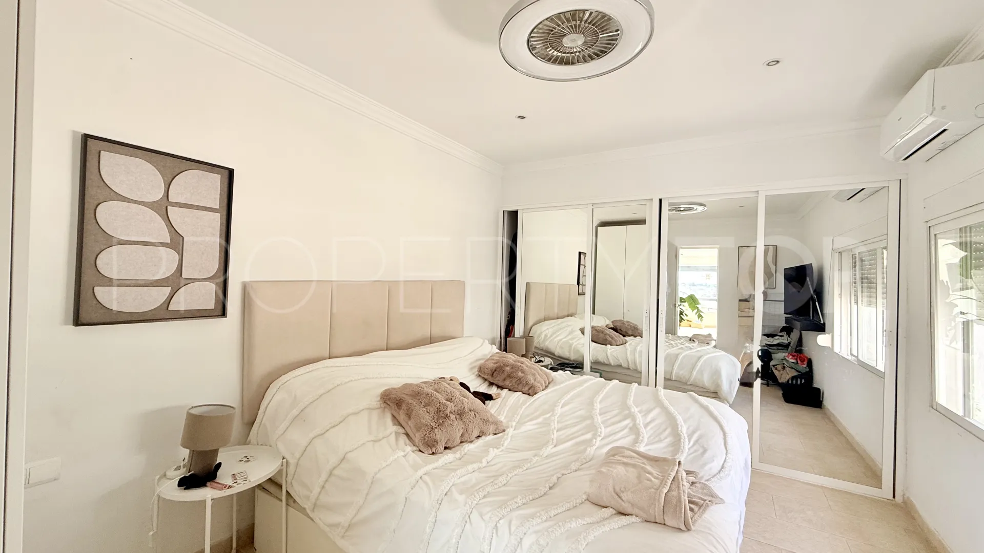 For sale villa in Nueva Andalucia with 5 bedrooms