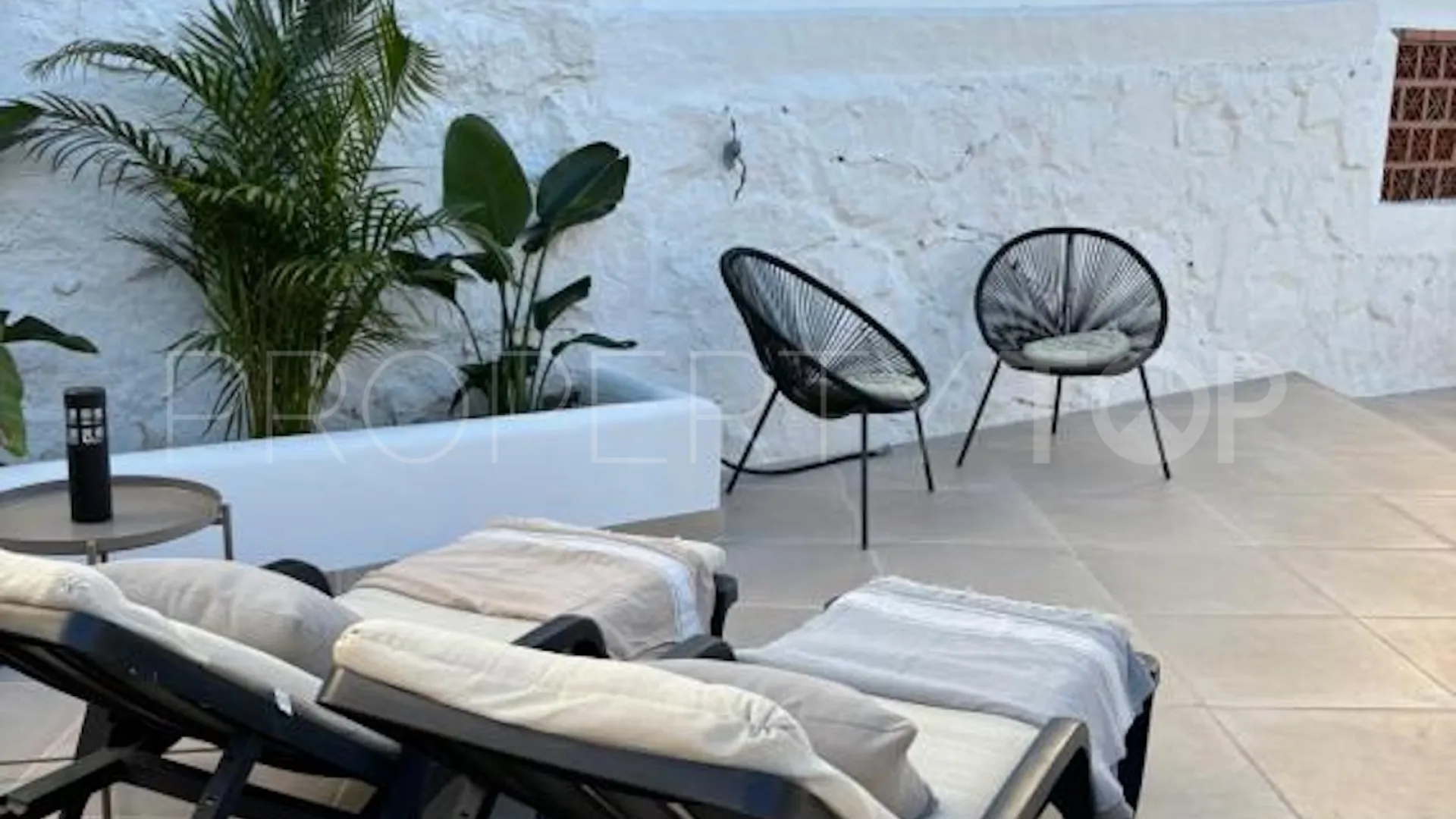 For sale villa in Nueva Andalucia with 5 bedrooms