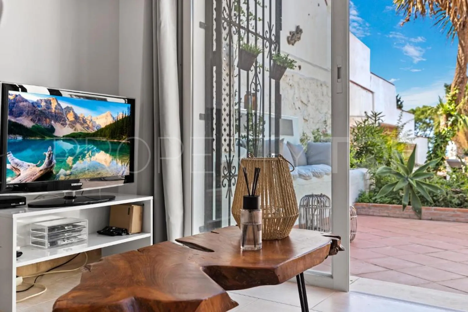 For sale villa in Nueva Andalucia with 5 bedrooms