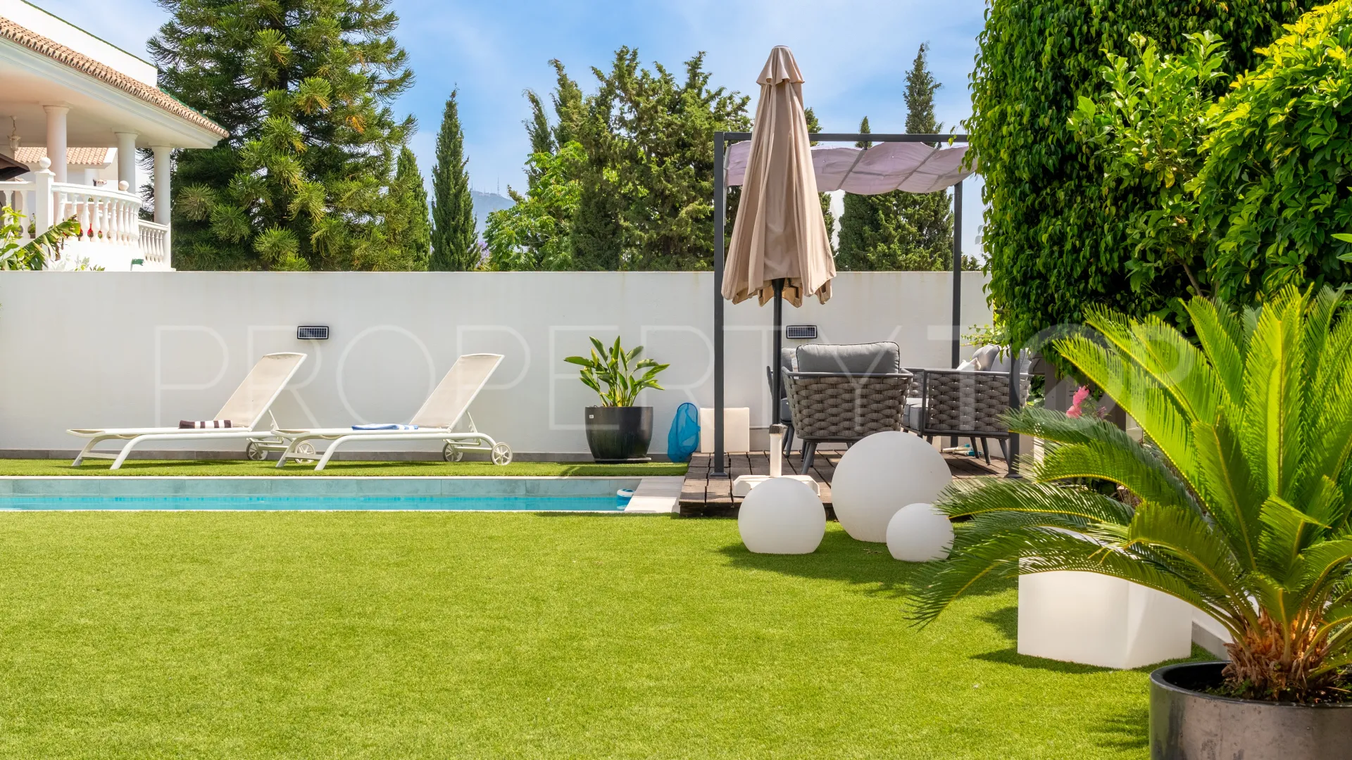 Villa con 4 dormitorios en venta en Cerros del Aguila