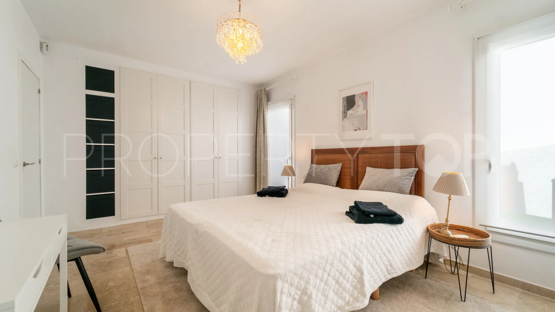 Villa con 4 dormitorios en venta en Cerros del Aguila