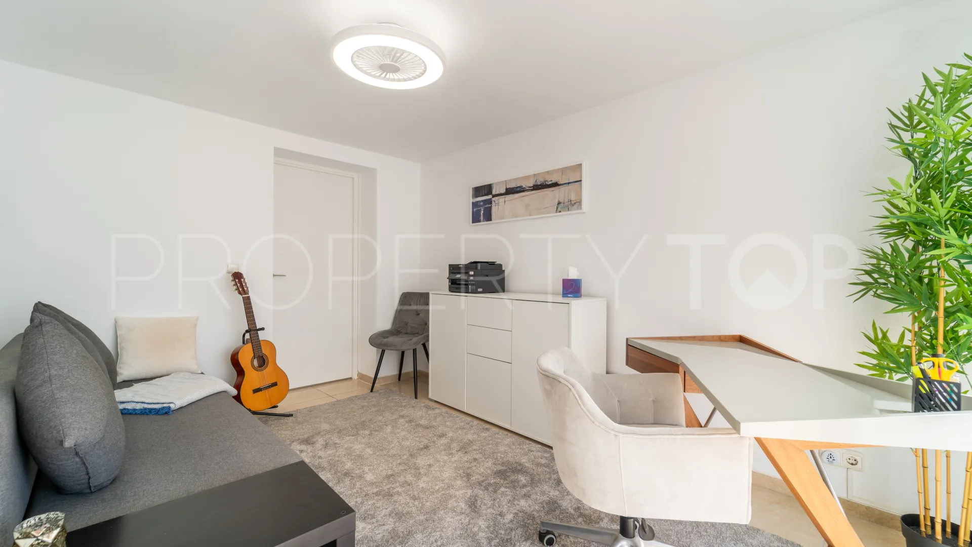 Villa con 4 dormitorios en venta en Cerros del Aguila