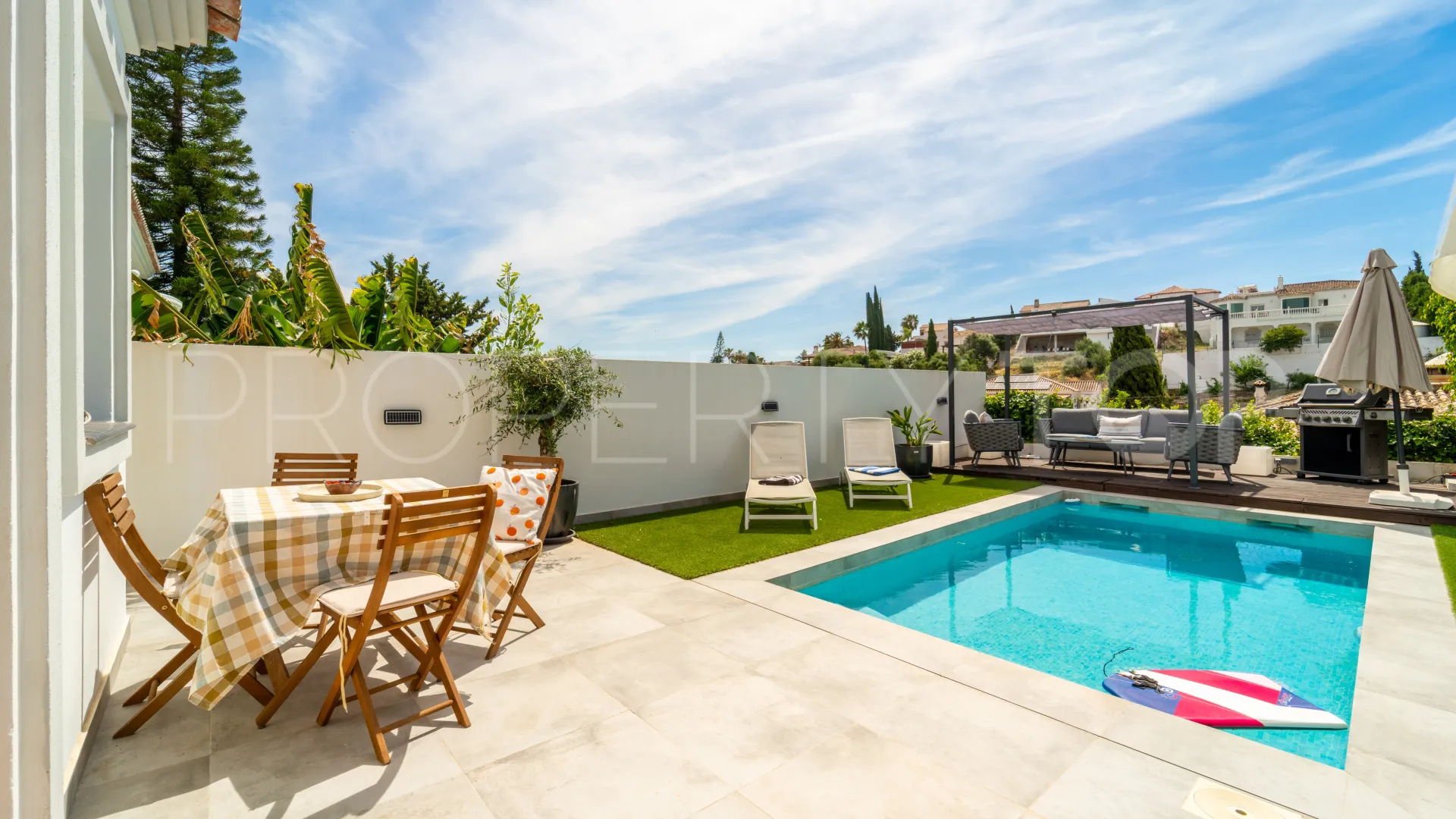 Villa con 4 dormitorios en venta en Cerros del Aguila