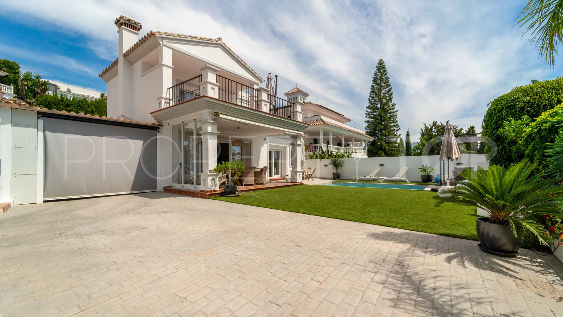 Villa con 4 dormitorios en venta en Cerros del Aguila