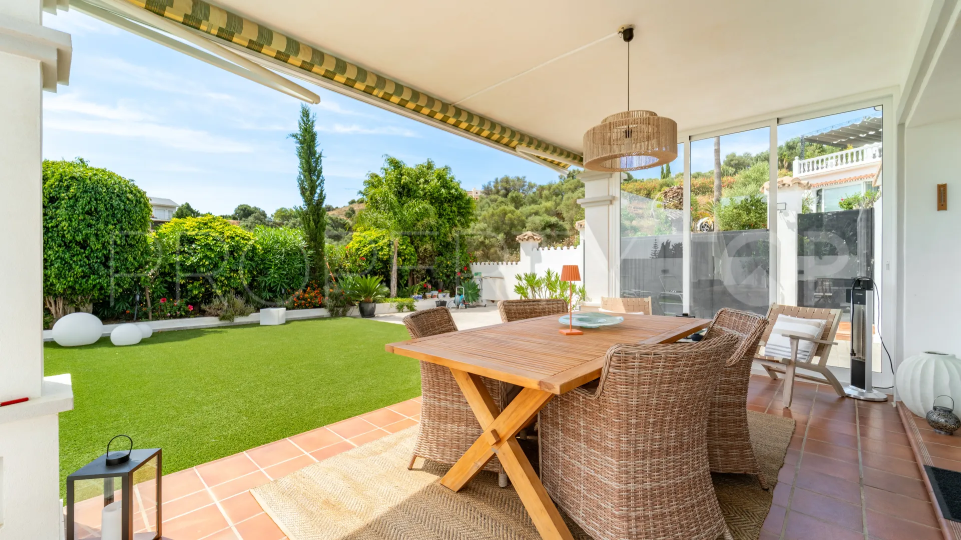 Villa con 4 dormitorios en venta en Cerros del Aguila