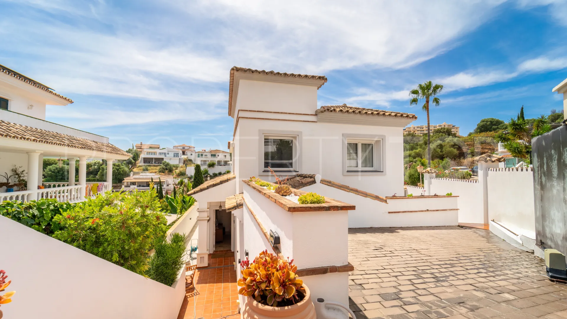 Villa con 4 dormitorios en venta en Cerros del Aguila