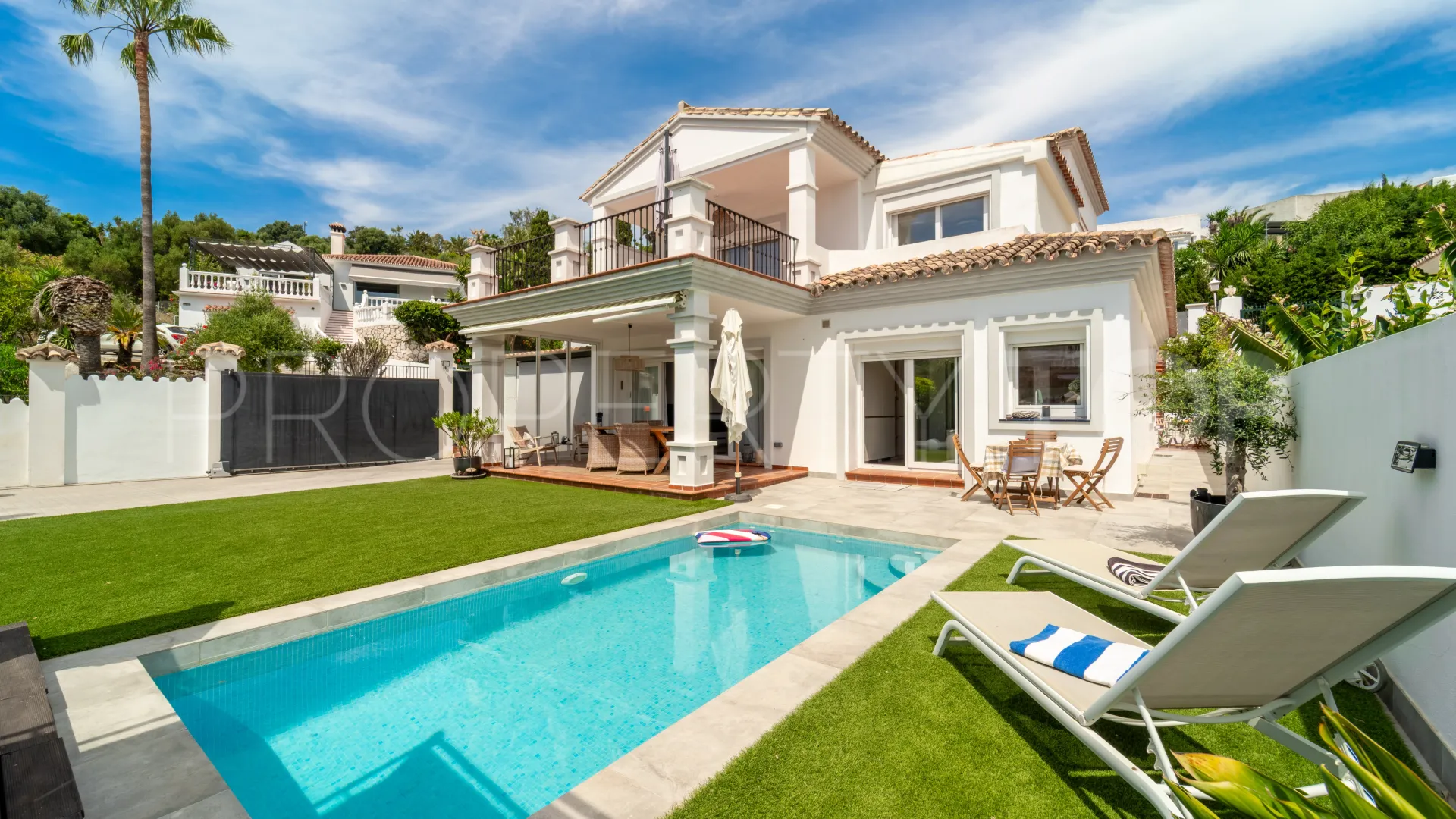 Villa con 4 dormitorios en venta en Cerros del Aguila