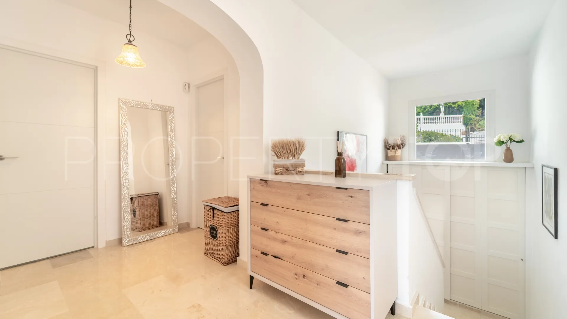 Villa con 4 dormitorios en venta en Cerros del Aguila